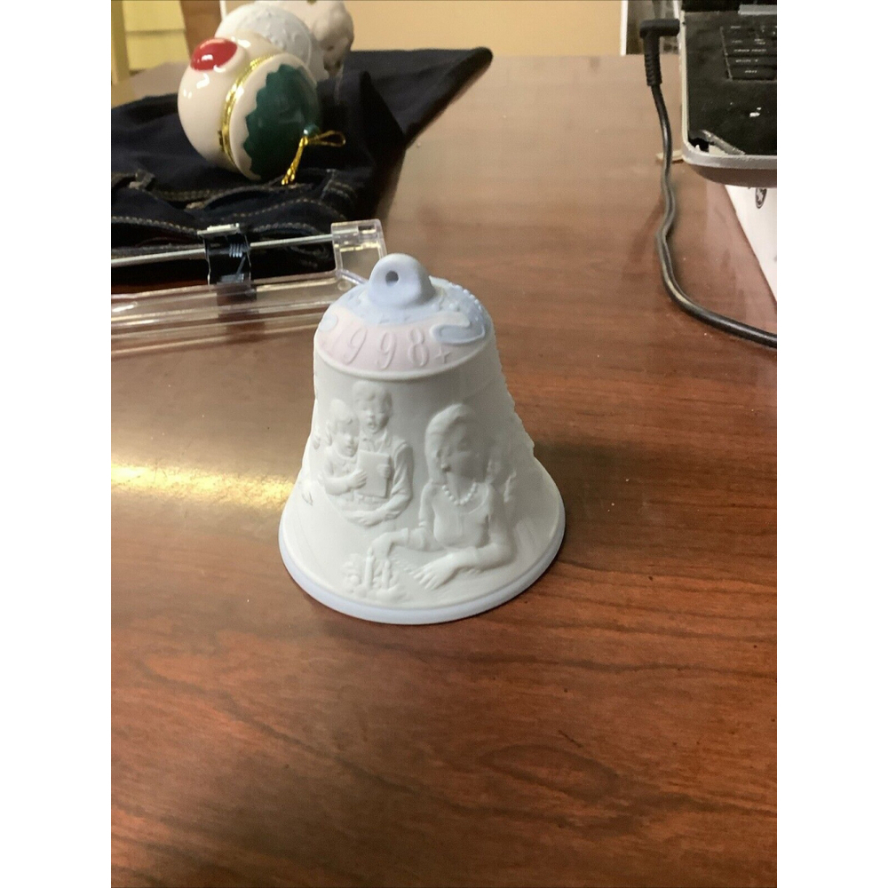 Christmas Bell Porcelain 1998 Lladro Feliz Navidad Collectible